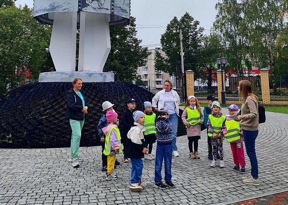 Сотрудники карпинского музея провели для дошкольников экскурсию по парку ДКУ