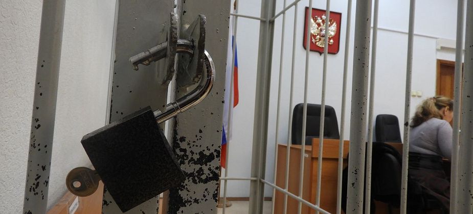 Жительницу Карпинска осудили за то, что она вспорола живот своему сожителю