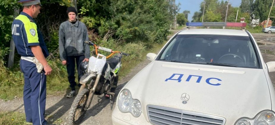За мотосезон автоинспекторы остановили десять молодых байкеров без прав