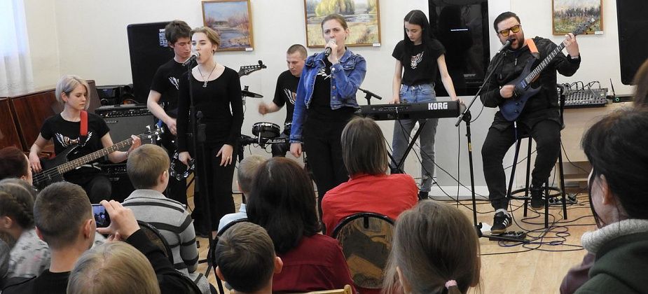 Битва «Кока-колы» с квасом, доктор Пилюлькин и рок-концерт — в Карпинске пройдет «Ночь музеев»