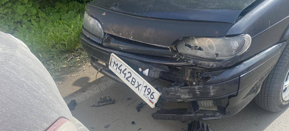 Жительница Карпинска ищет очевидцев ДТП на Луначарского. Версии участников расходятся