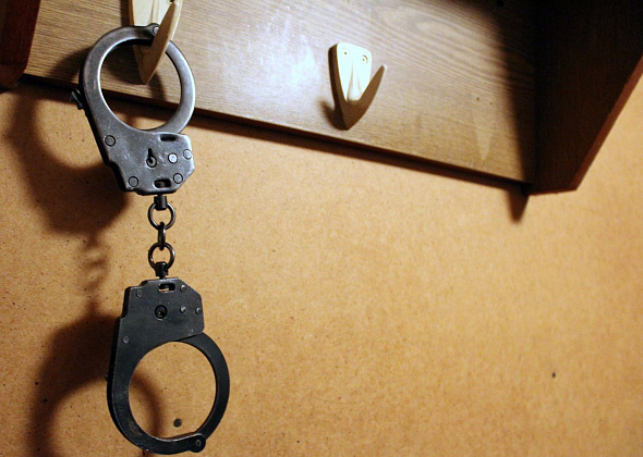 Полиция Карпинска раскрыла квартирную кражу и наркопритон