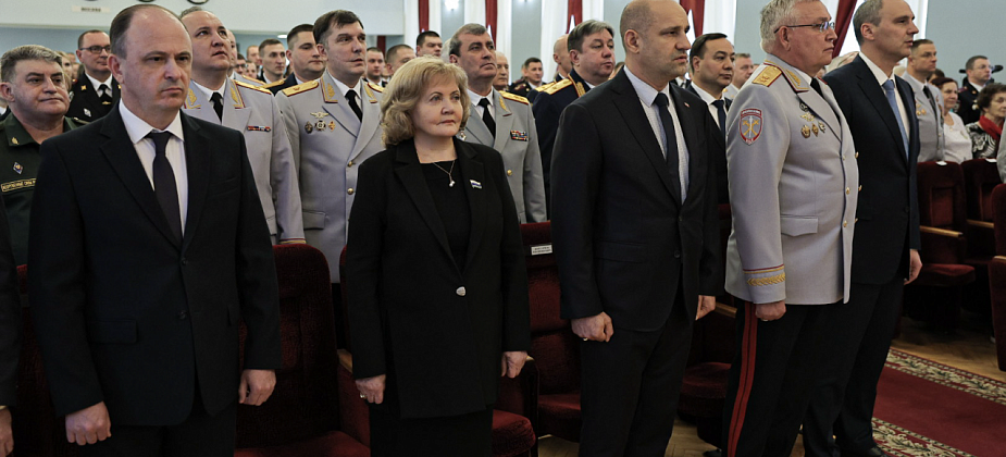 Людмила Бабушкина оценила вклад сотрудников ОВД в обеспечение безопасности уральцев