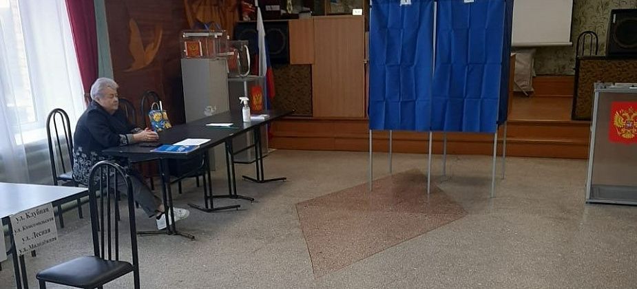 Сегодня в Карпинске – выборы губернатора. На избирательных участках ждут более 22 тысяч горожан