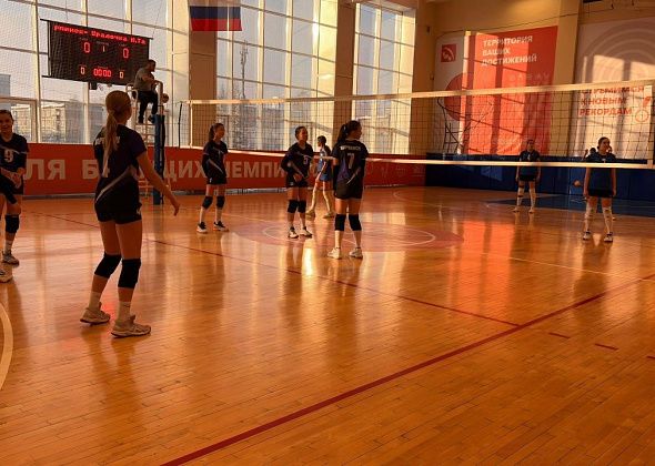 Карпинские волейболистки сыграли в Полевском на Первенстве Свердловской области