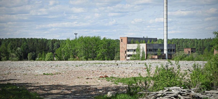 В Карпинске не смогли продать территорию бывшей ХПФ и мэрия значительно снизила цену недвижимости