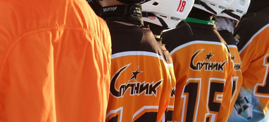 Завтра молодые хоккеисты из карпинского «Спутника» будут играть в Кемерово