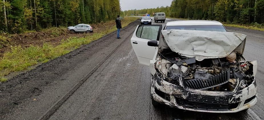 На трассе между Карпинском и Волчанском Шкода въехала в Ладу