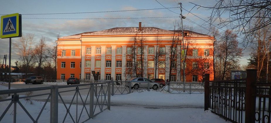 В Карпинском техникуме отремонтируют помещения первого этажа