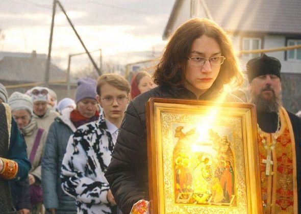 «Воистину Воскресе!»: Карпинцы присоединились к пасхальному шествию