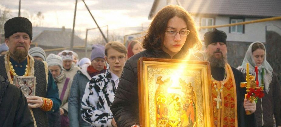 «Воистину Воскресе!»: Карпинцы присоединились к пасхальному шествию