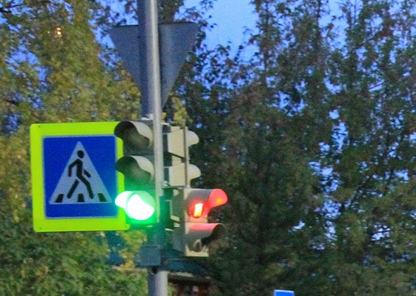 На пешеходном переходе по Луначарского-Карпинского установят освещение