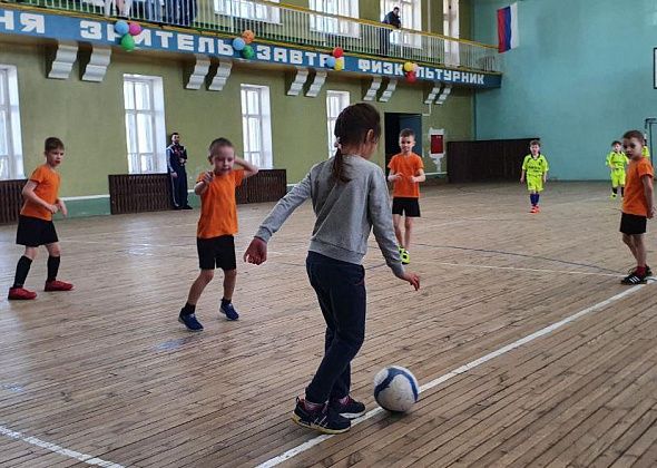 В Доме спорта проходит турнир по мини-футболу среди дошколят 