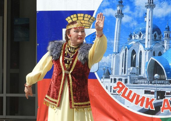 Перетягивание каната под татарские мотивы: на центральной площади отпраздновали «Сабантуй»