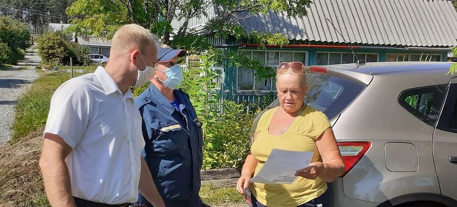 Пожарные искали садоводов, которые жгут мусор на своем участке. Не нашли