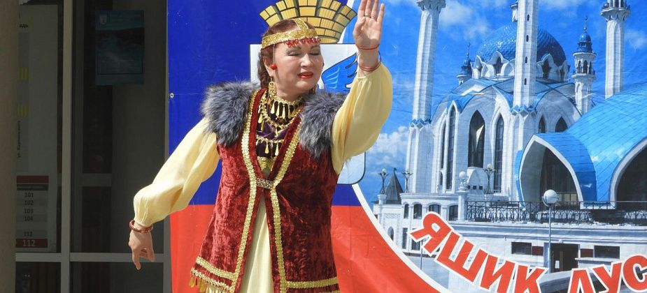 Перетягивание каната под татарские мотивы: на центральной площади отпраздновали «Сабантуй»