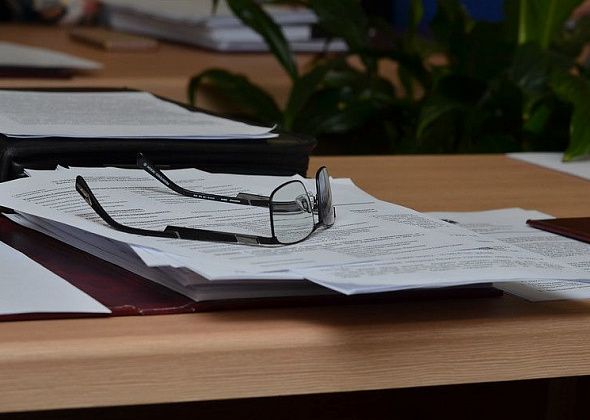 Карпинским льготникам начислили земельный налог. Дума советует пока воздержаться от его оплаты