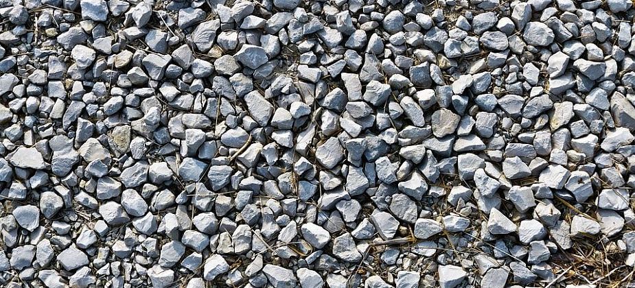 Заниматься подвозом щебня на городские улицы будет ЖКК «Карпинская»