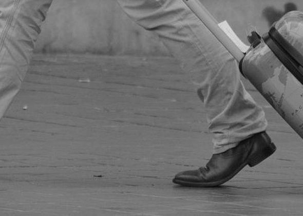 53% молодых россиян хотят уехать жить за границу. Это рекорд за 10 лет