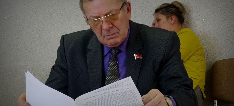 Главный коммунист Карпинска уверен, что «Единая Россия» пытается вредить агитации КПРФ