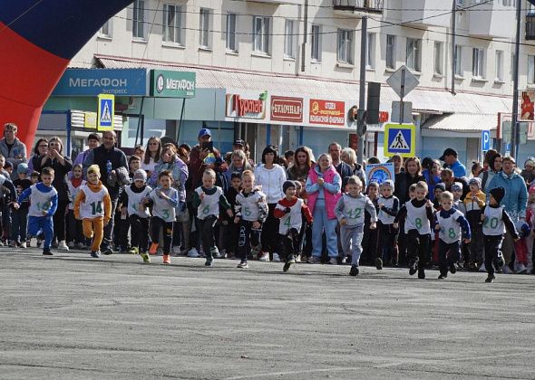 Кто в Карпинске самый быстрый. День бега в этом году отметили почти полторы тысячи горожан