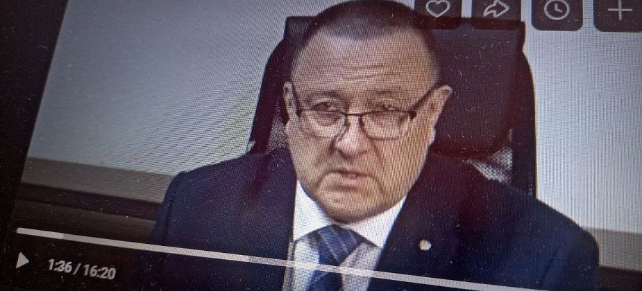 Мэр Андрей Клопов ответил на вопросы, которые карпинцы задавали губернатору