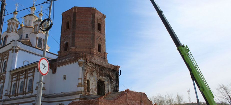 У Введенского собора уже построены нижние ярусы новой колокольни