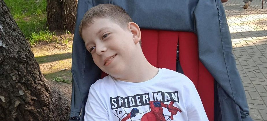 13-летнему карпинцу с ДЦП нужна ваша помощь. Для поездки на реабилитацию не хватает 200 тысяч рублей