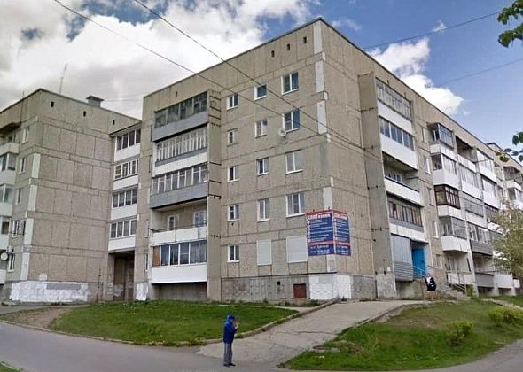 Жители дома по Максима Горького требуют от мэра Карпинска ответа – почему нет горячей воды