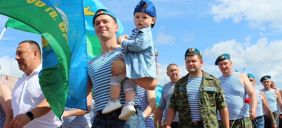 В воскресенье свой праздник на площади Славы отметят карпинские десантники