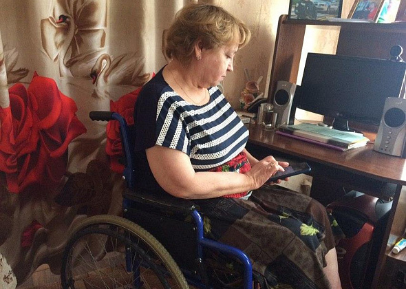 Сергей Бидонько перевел жительнице Карпинска 60 000 рублей на покупку инвалидной коляски 