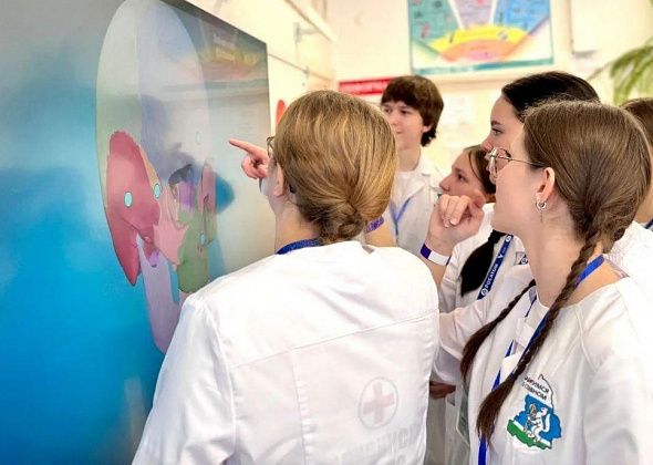 Карпинские школьники стали призерами окружного конкурса будущих медиков