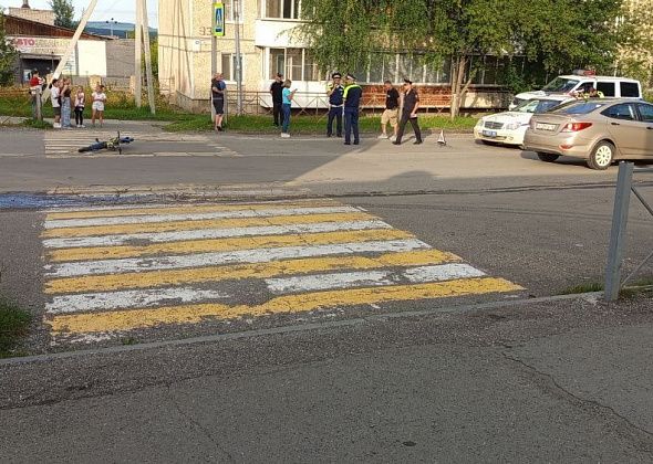 В Карпинске на пешеходном переходе сбили молодого велосипедиста