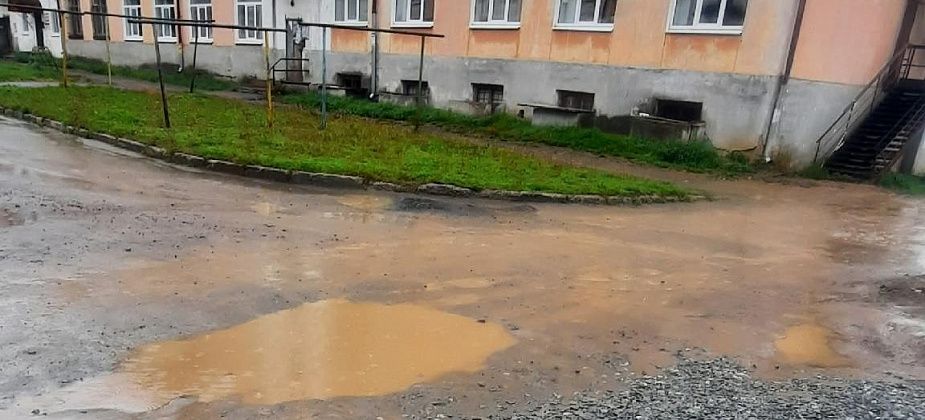 Жильцы пятиэтажки по Пролетарской недовольны состоянием двора после ремонта теплосетей