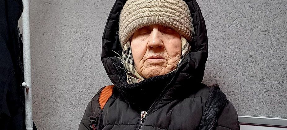 Пенсионерка с гипертонией просит властей поторопиться с ее переселением с четвертого этажа на первый