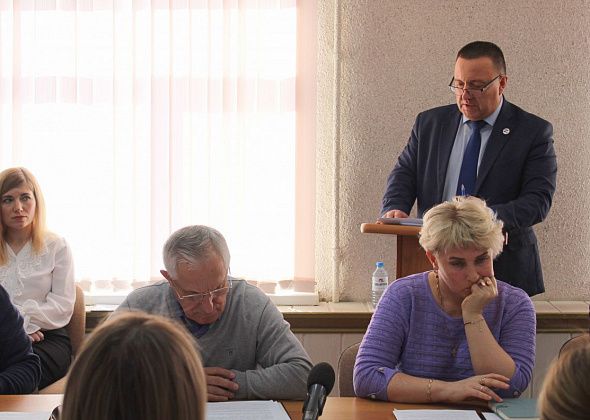 Годовой отчет главы Карпинска перенесли на два месяца вперед