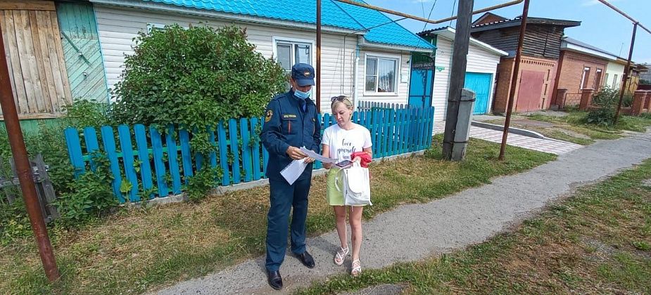 Жителям частного сектора на Луначарского напомнили о пожарной безопасности