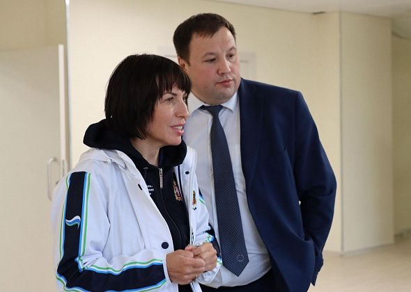 Министр здравоохранения посетила карпинскую ЦГБ