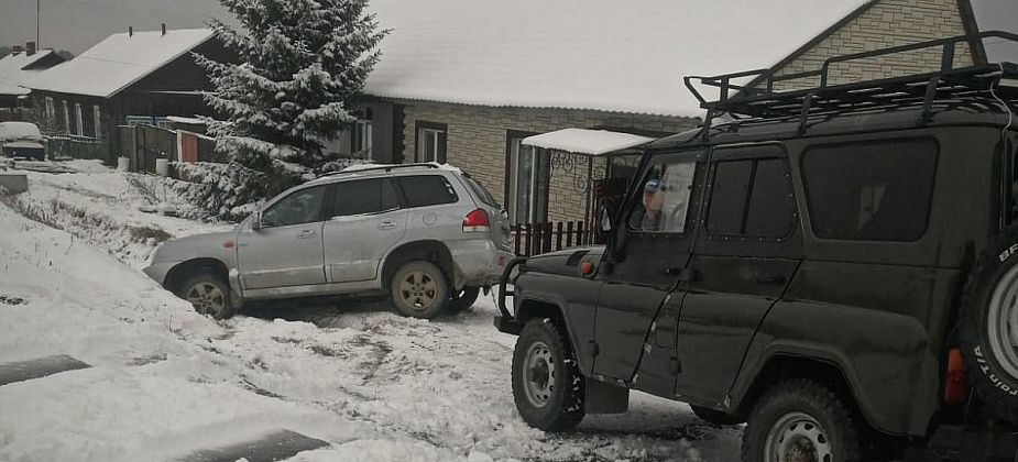 Карпинских водителей просят быть аккуратнее на повороте с Мира на Первомайскую