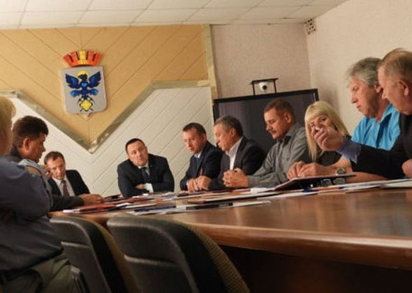 Глава Карпинска и председатель Думы решили не отправлять губернатору жалобу на ООО АТП "Люкс"