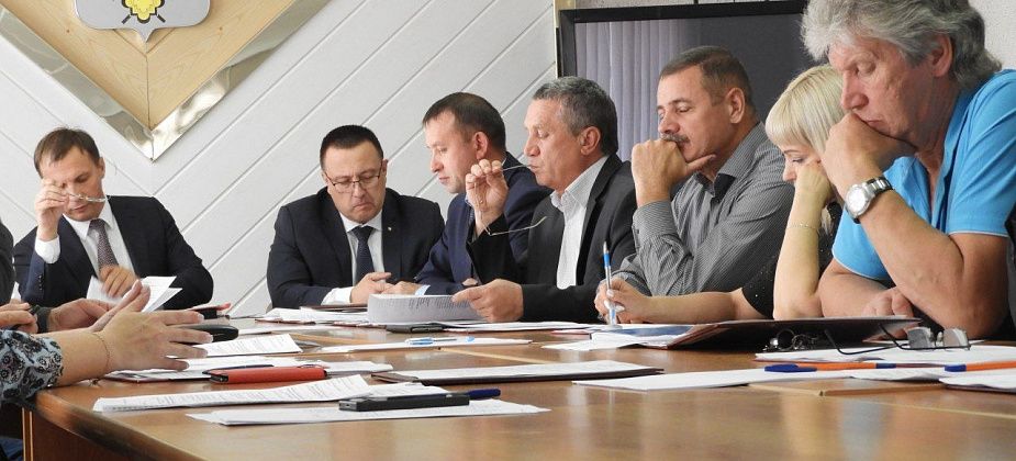 Депутаты поговорят о памятнике, подготовке ЖКХ к зиме и бюджете