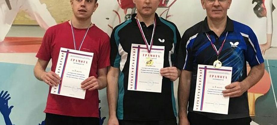 Карпинские теннисисты стали победителями Рождественского турнира