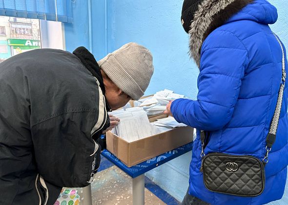 Теперь квитанции за свет лежат в общем ящике на почте. Пенсионеры просят хотя бы сортировать их