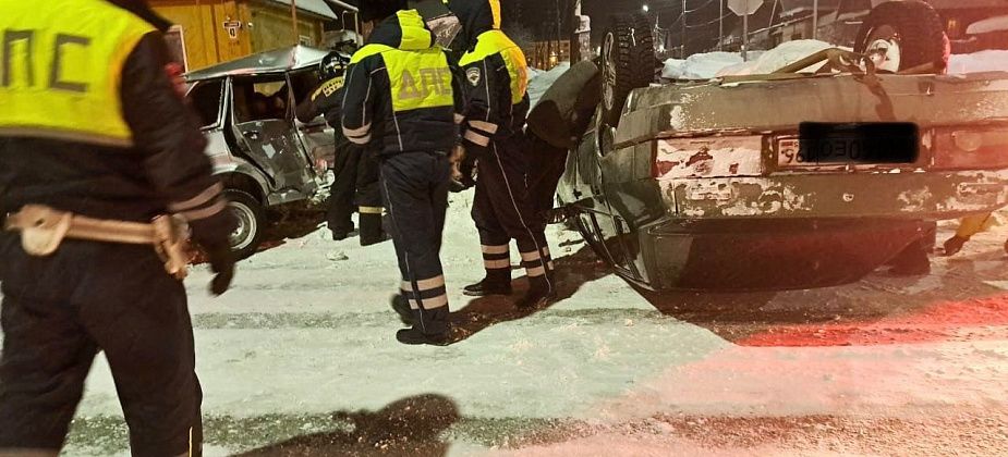 В Карпинске столкнулись две «Лады». Есть пострадавшие