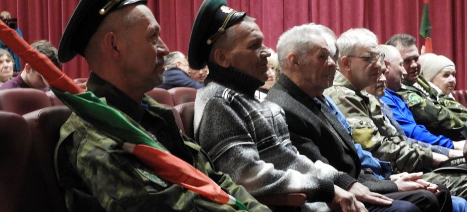 Сегодня в Карпинске День пограничника отмечают во Дворце