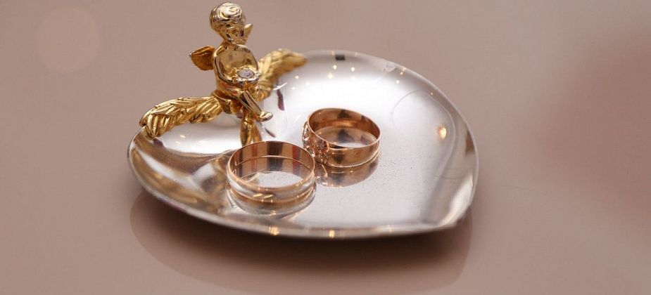 Карпинская семья получила областной знак отличия за 50 лет совместной жизни