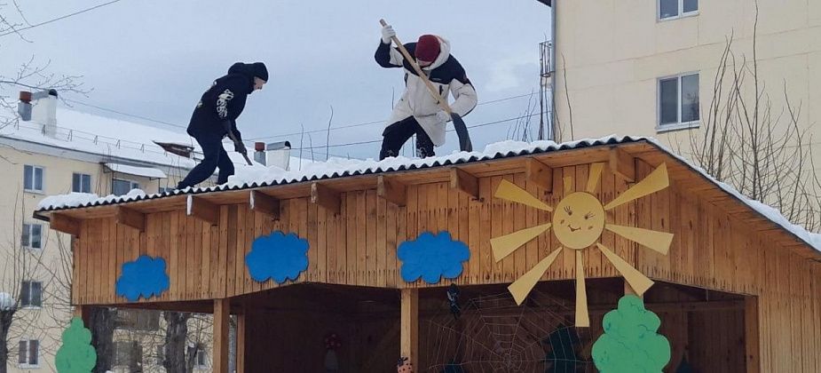 Студенты КМТ помогли детскому саду с расчисткой снега