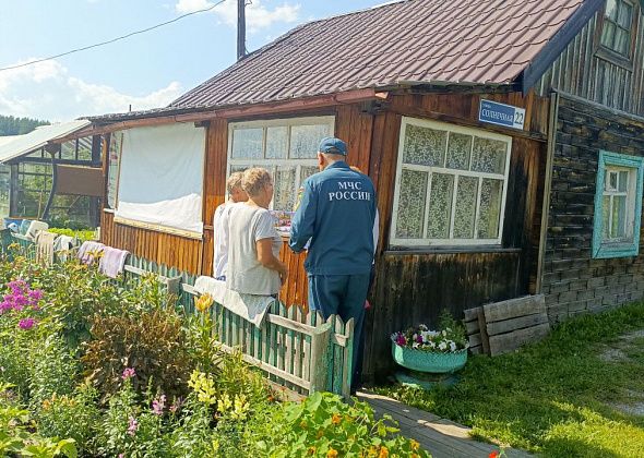 Дачникам из СНТ «Ягодка» разъяснили правила пожарной безопасности и призвали к порядку на участках