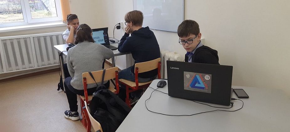 Воспитанники “Кванта” борются за победы сразу в трех областных конкурсах