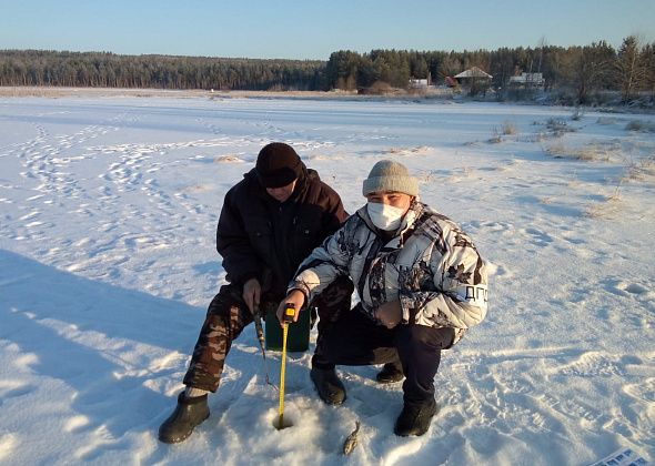 На Княсьпинском озере замерили толщину льда 